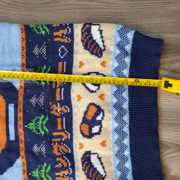 Hungry Gamer Holiday Christmas Sweater Geeknet Size Small NWT - Picture 9 of 10